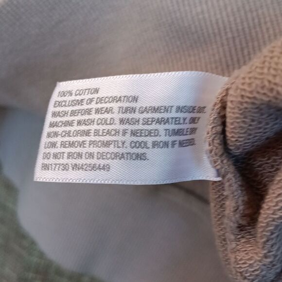 Goodfellow & Co Light Beige Crewneck Cotton Sweat shirt with Maroon Logo - Picture 3 of 4